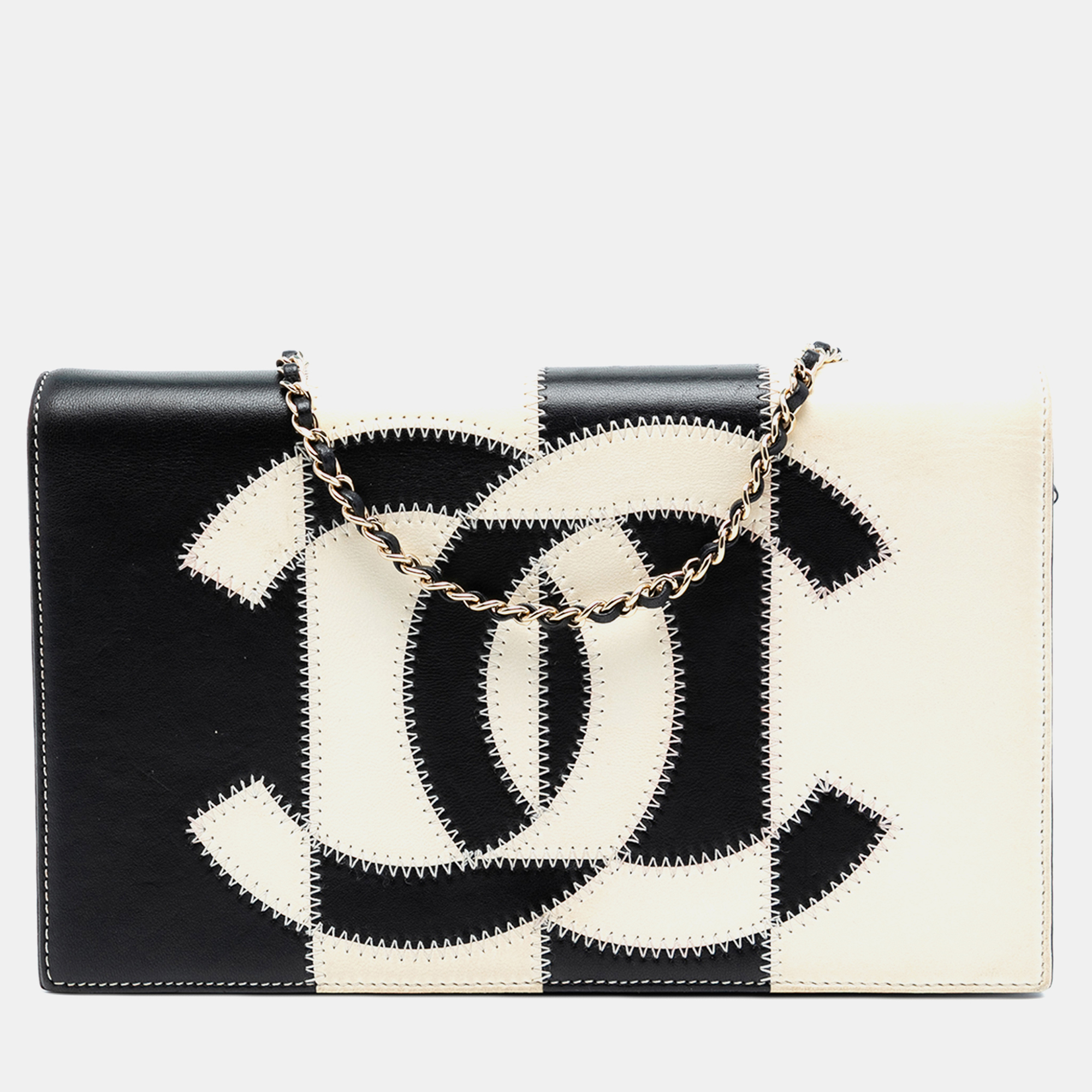 

Chanel Black CC Lambskin Embroidered Clutch With Chain