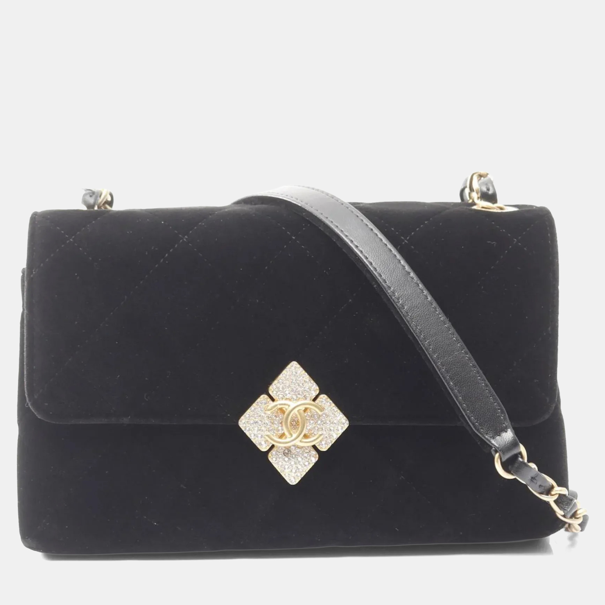 

Chanel Matelasse Shoulder Bag Fabric Black