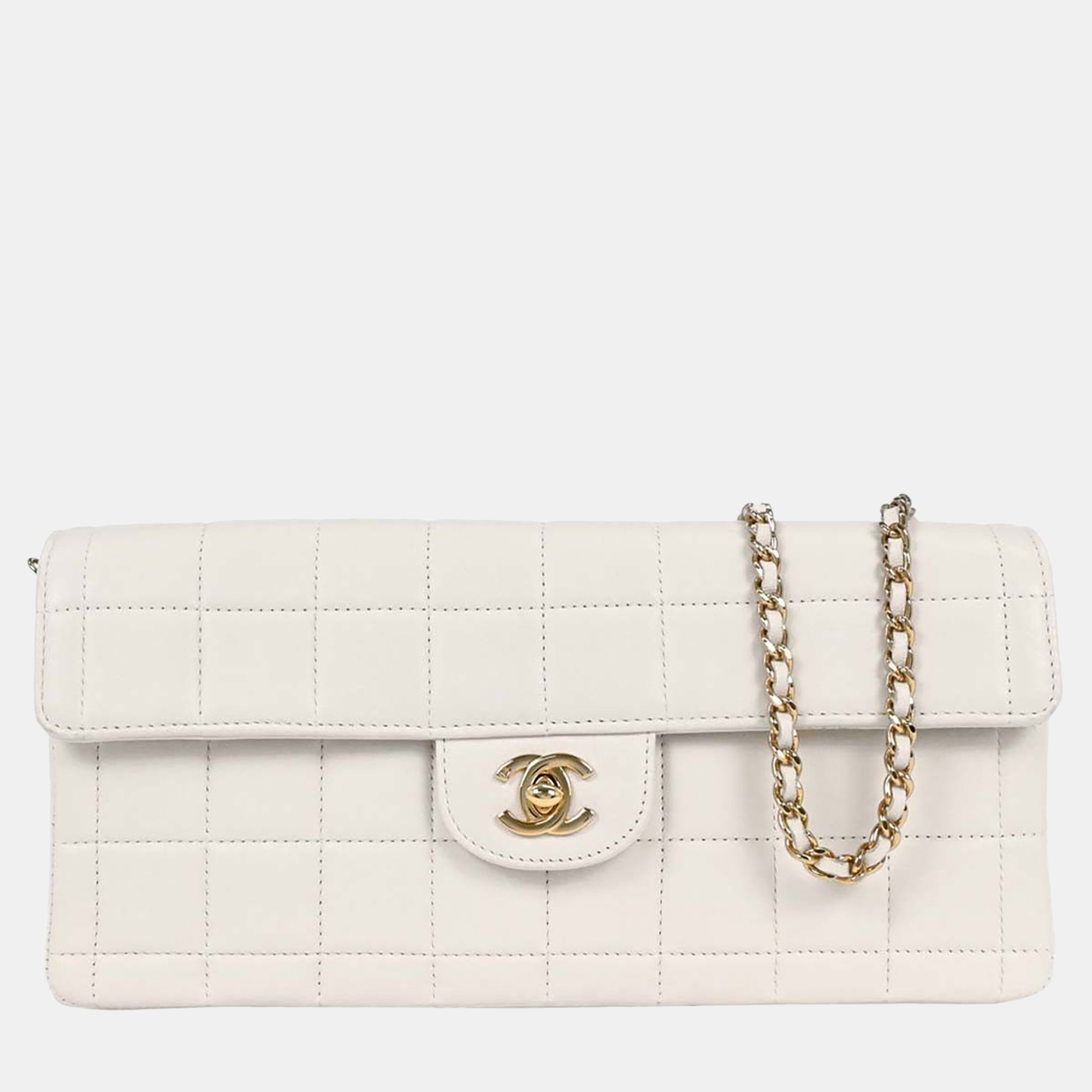 

Chanel White Lambskin East West Choco Bar Shoulder Bag