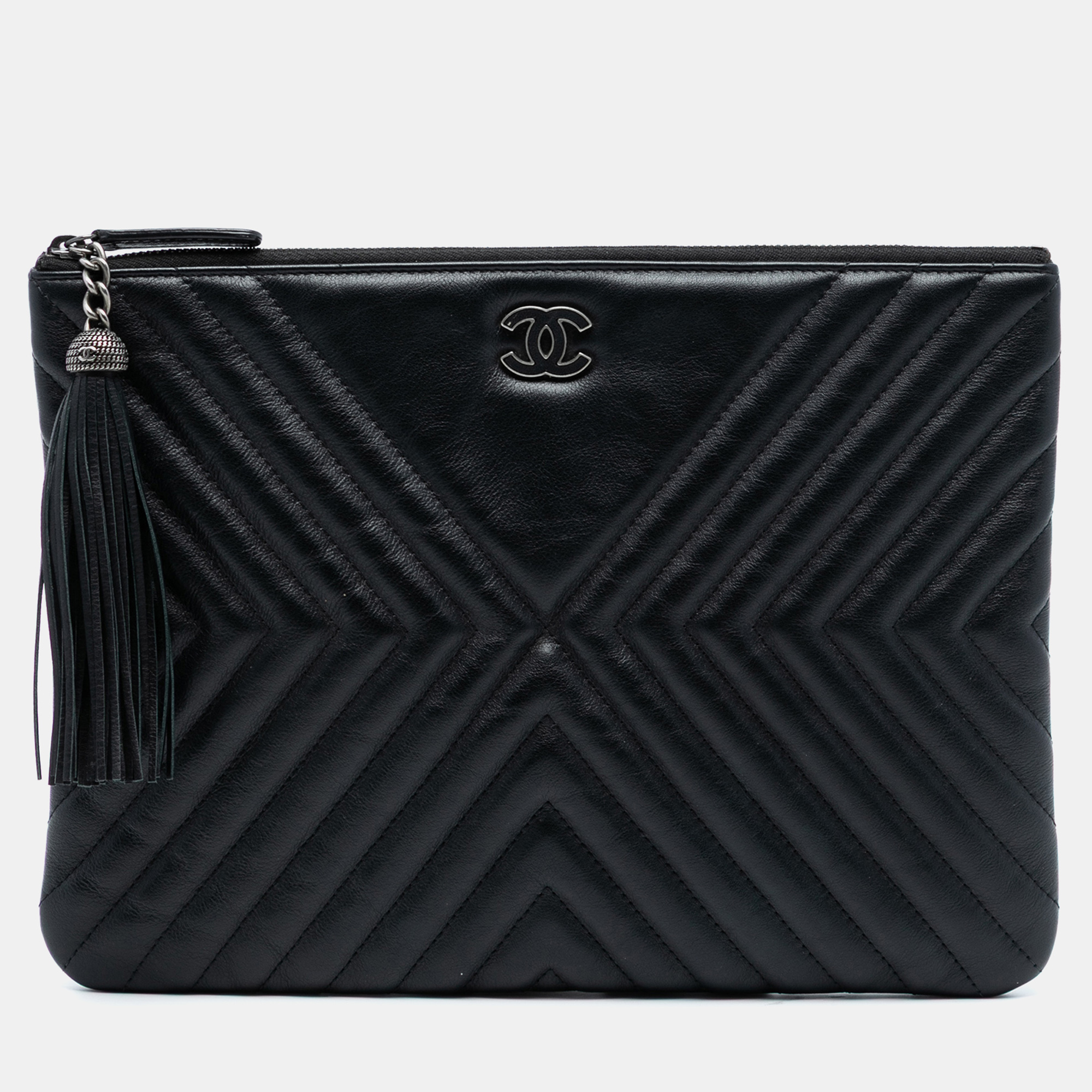 Pre-owned Chanel Black Medium Diagonal Chevron Calfskin Tassel O Case Clutch