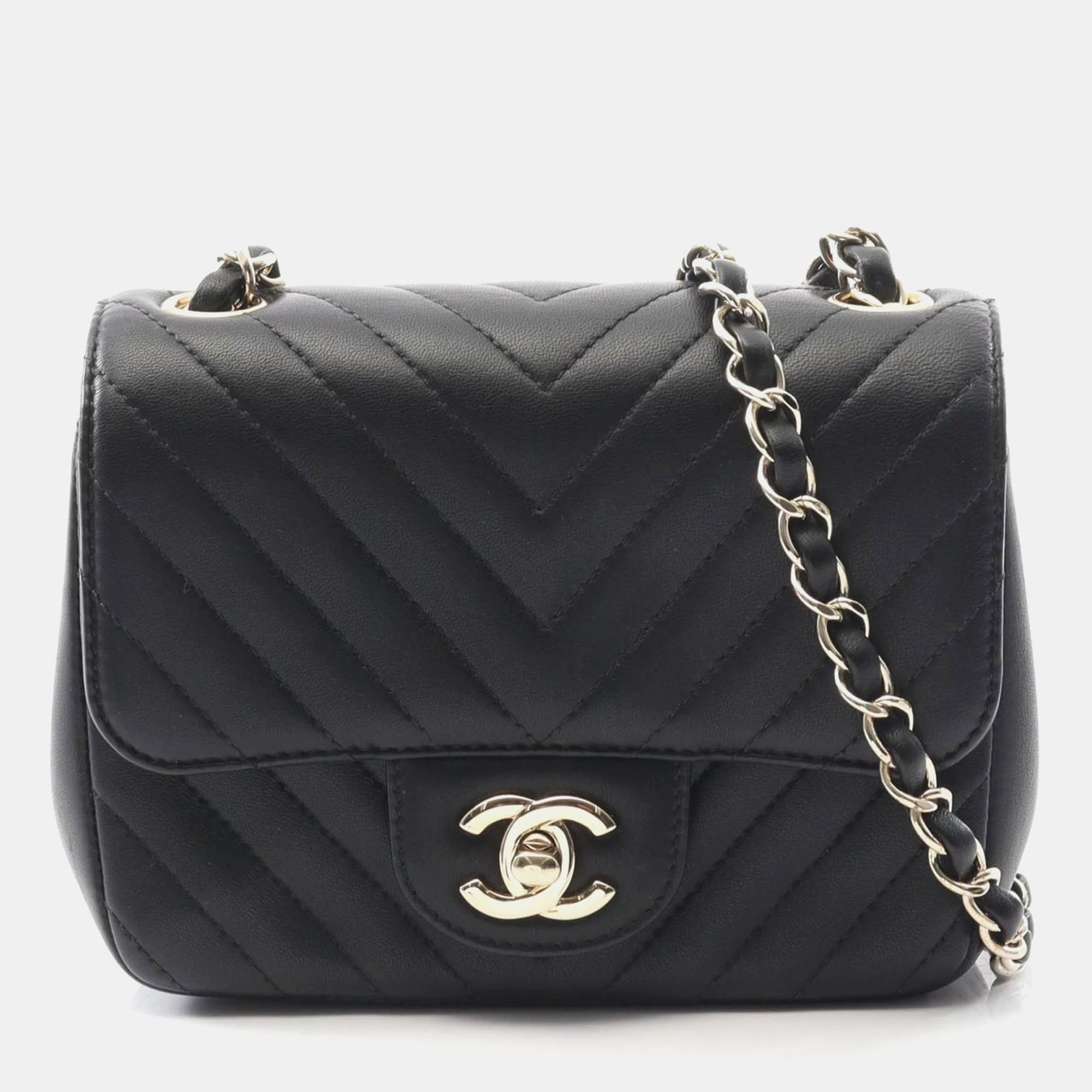 

Chanel Chevron V-Stitch Shoulder Bag In Lambskin Leather Black