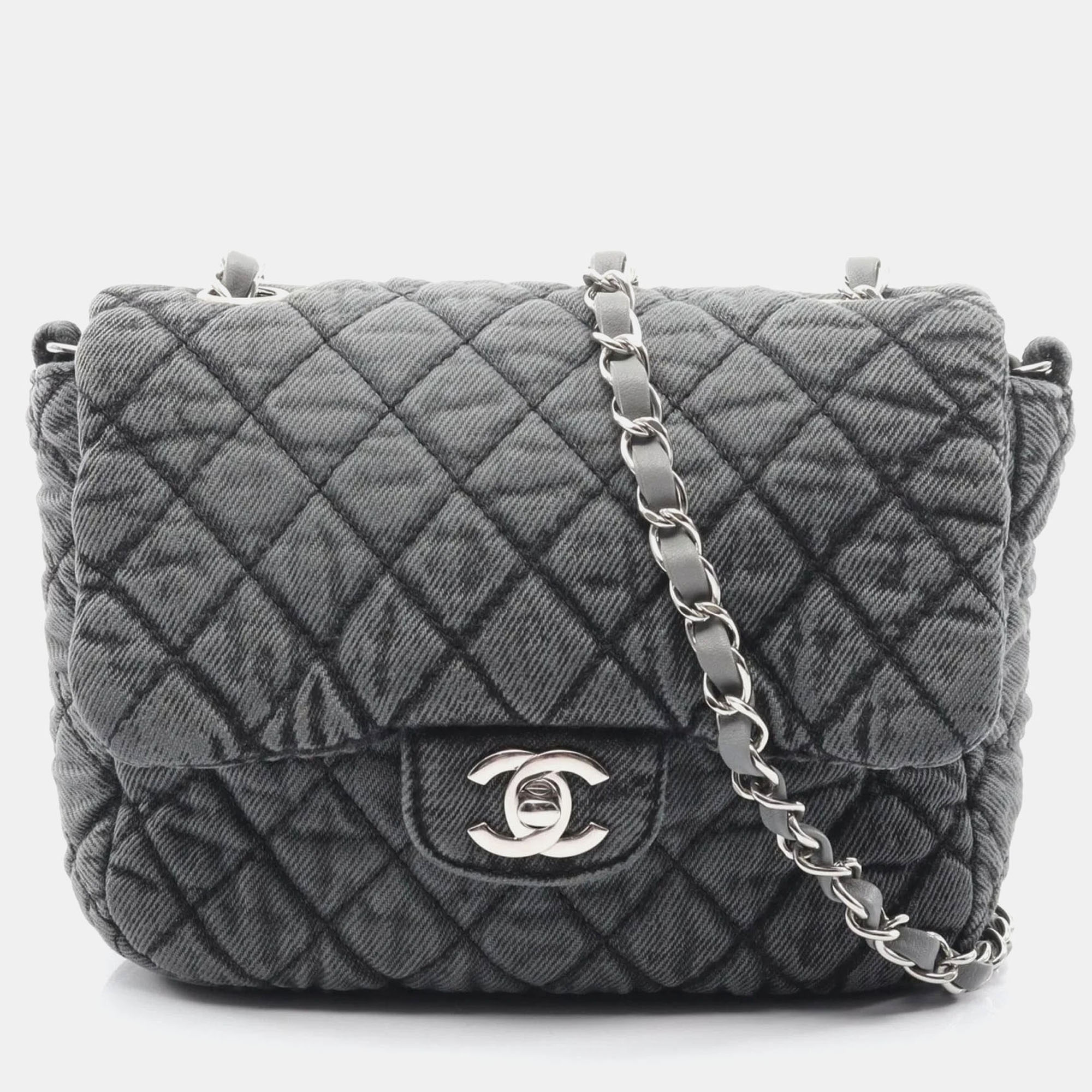 

Chanel Matelasse Shoulder Bag Denim Gray, Grey