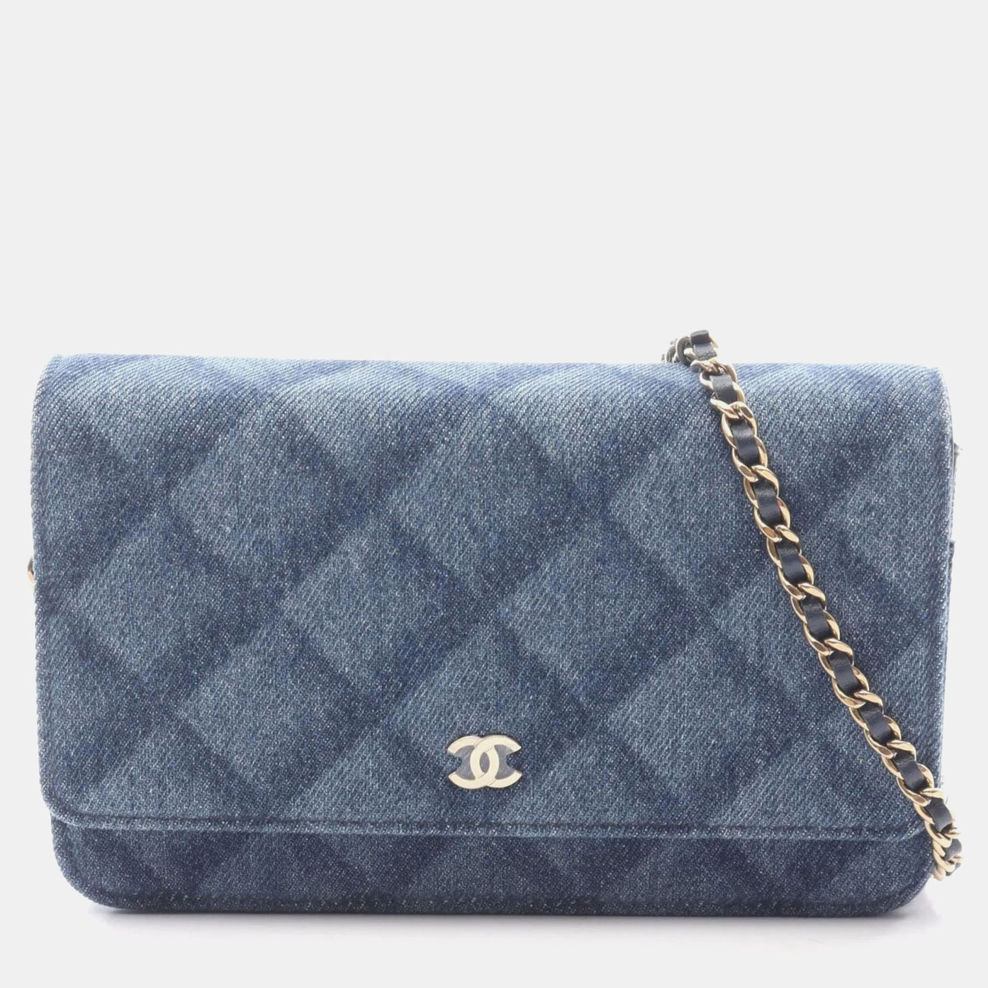 

Chanel Matelasse Shoulder Bag Denim Navy, Navy blue