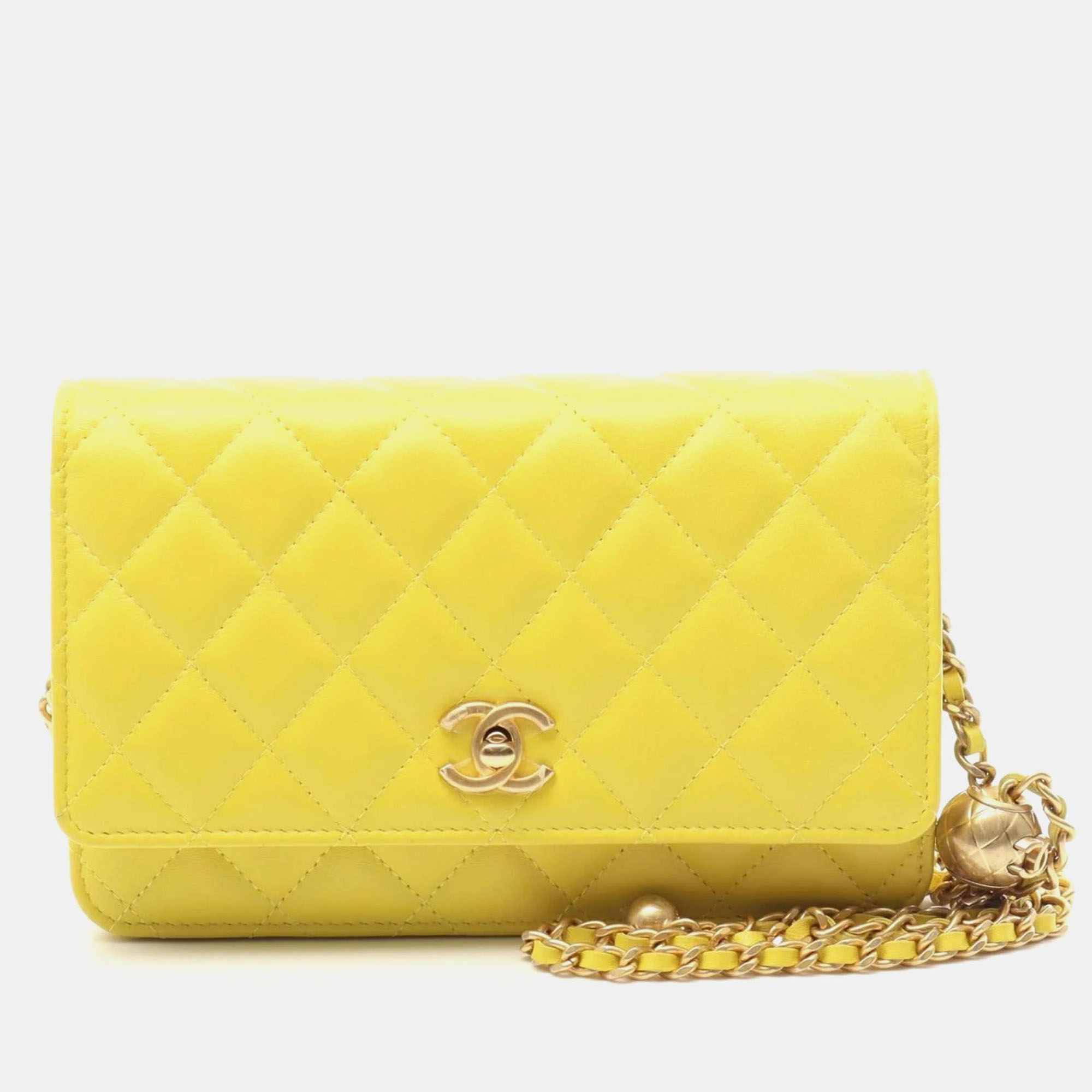 

Chanel Matelasse Shoulder Bag Lambskin Leather Yellow