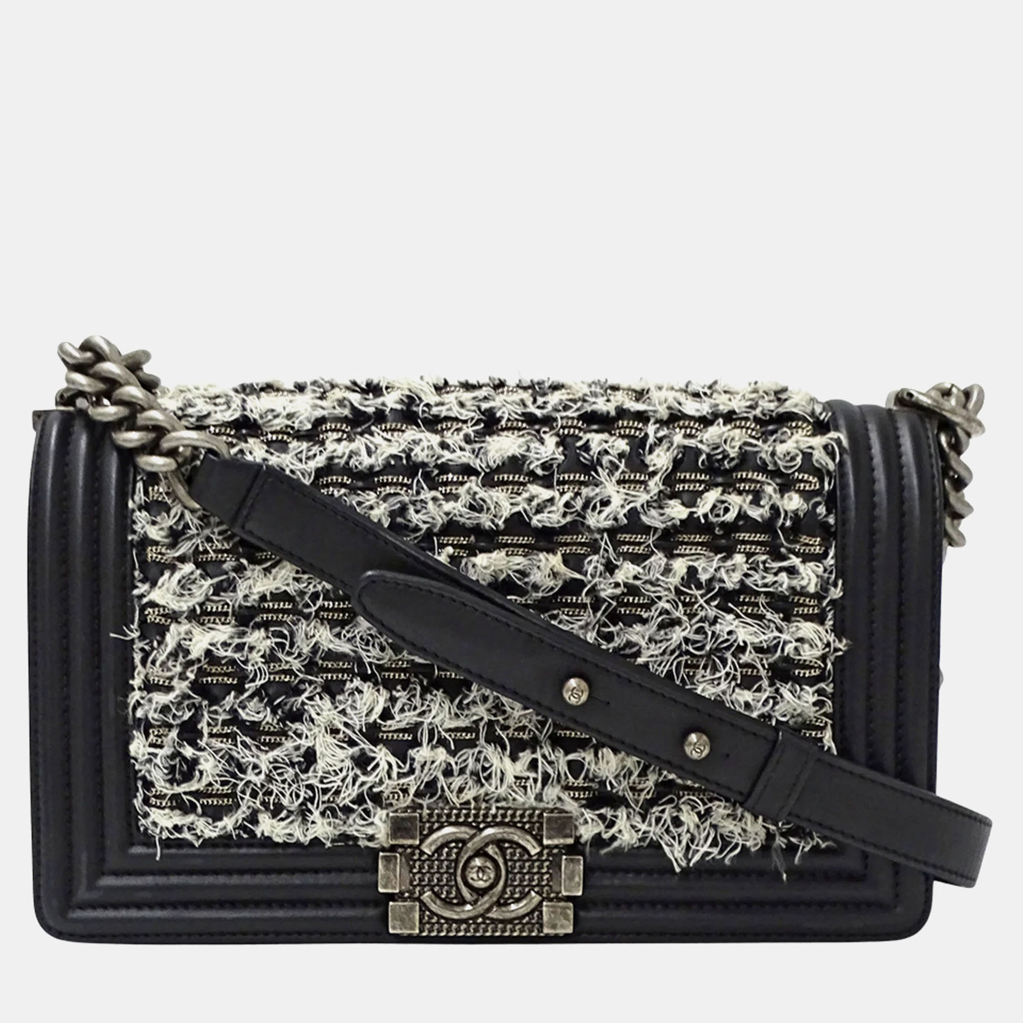 

Chanel Boy Shoulder Bag In Tweed Leather Black And White With Chain Strap