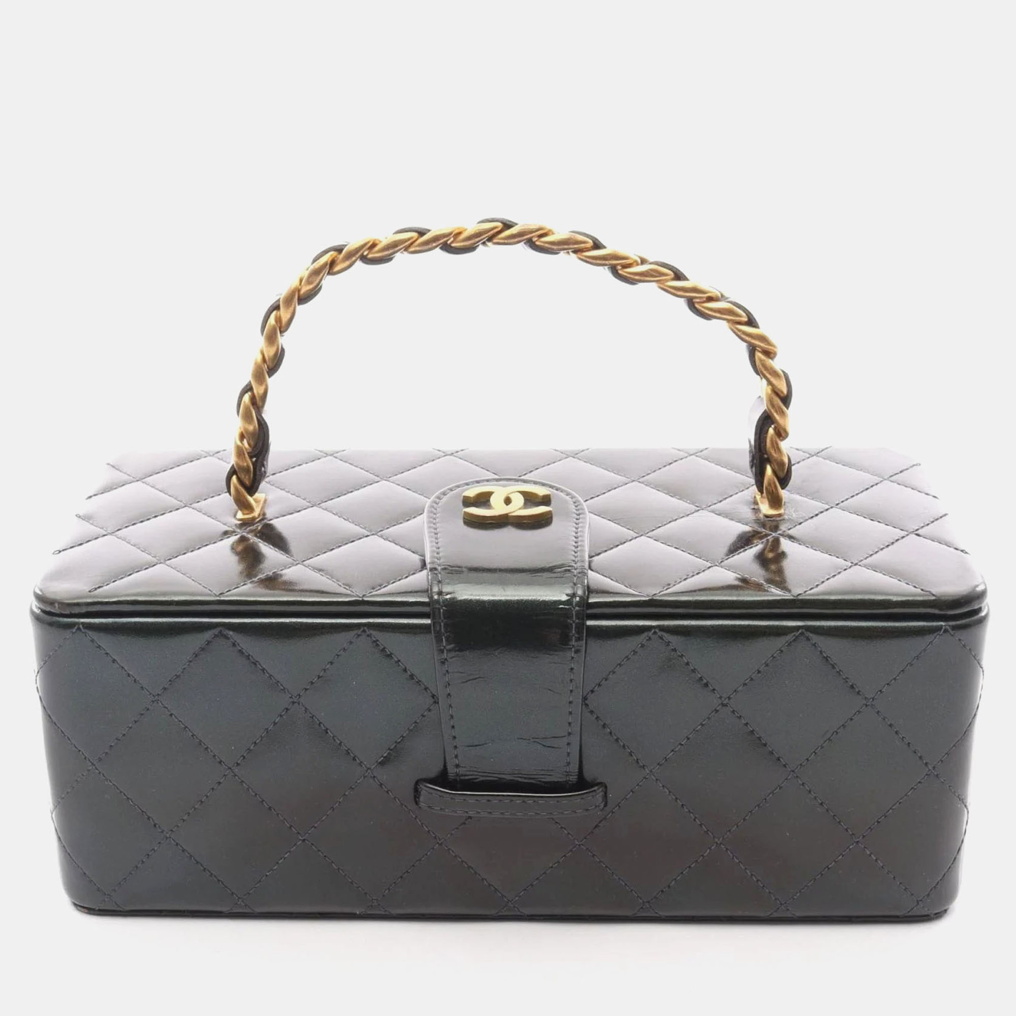 

Chanel Matelasse Handbag In Patent Leather Green