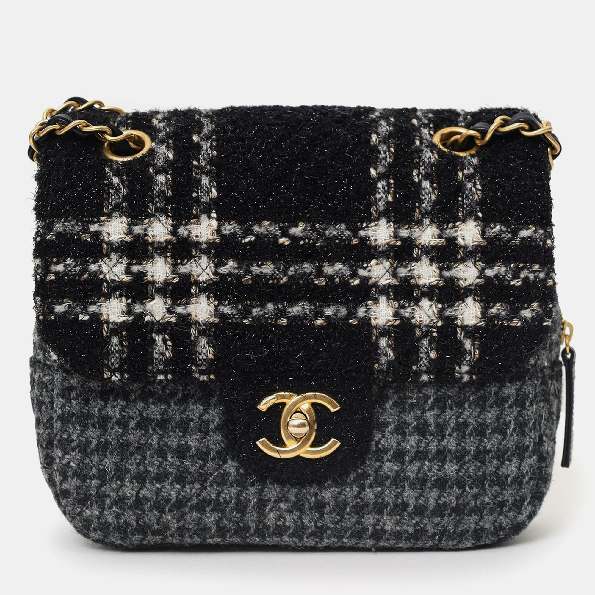 

Chanel 2022 Black/Grey Wool Tweed CC Square Flap Bag
