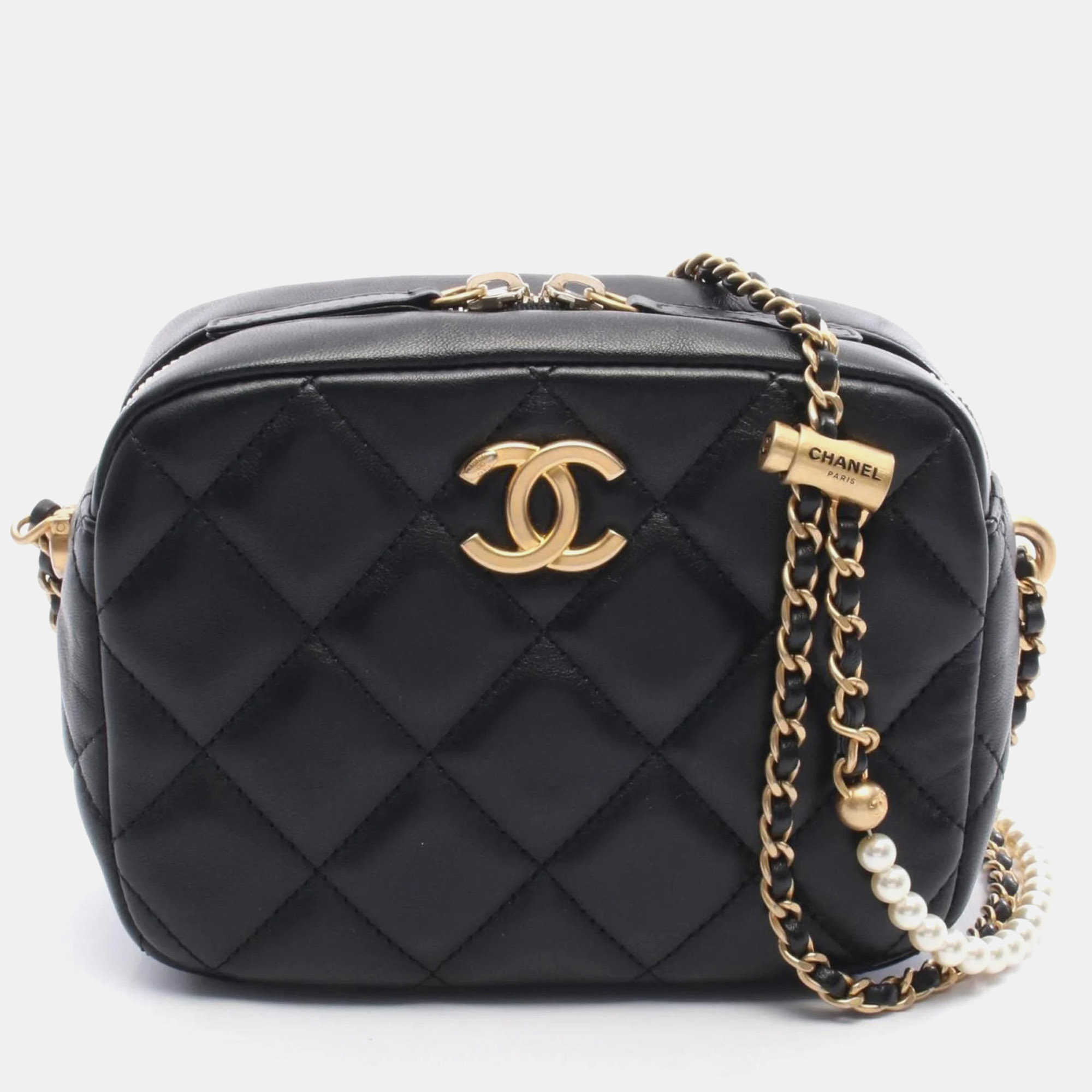 

Chanel Matelasse Shoulder Bag In Lambskin Leather Black