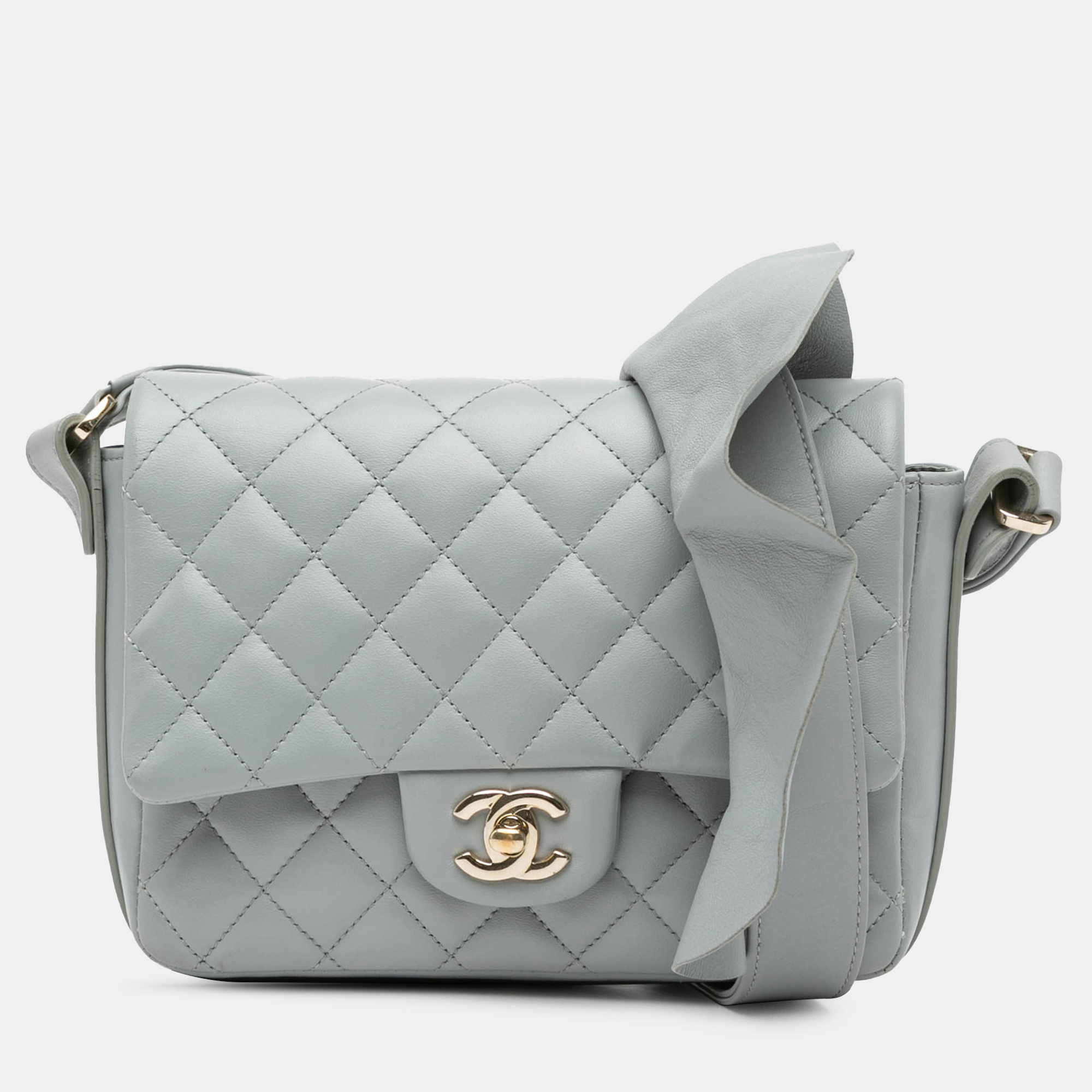 

Chanel Grey Quilted Calfskin Bolero de Chanel Flap