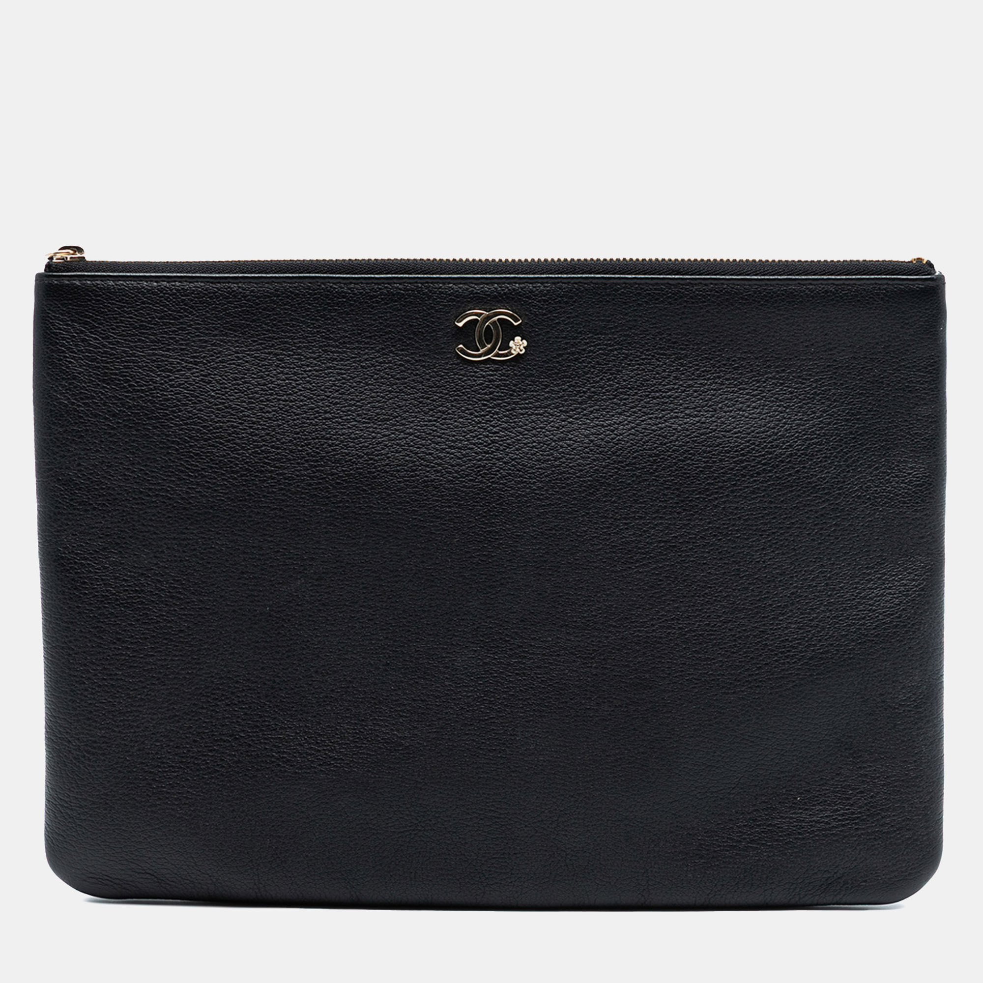 

Chanel Black Medium Caviar Lucky Clover O Case Clutch