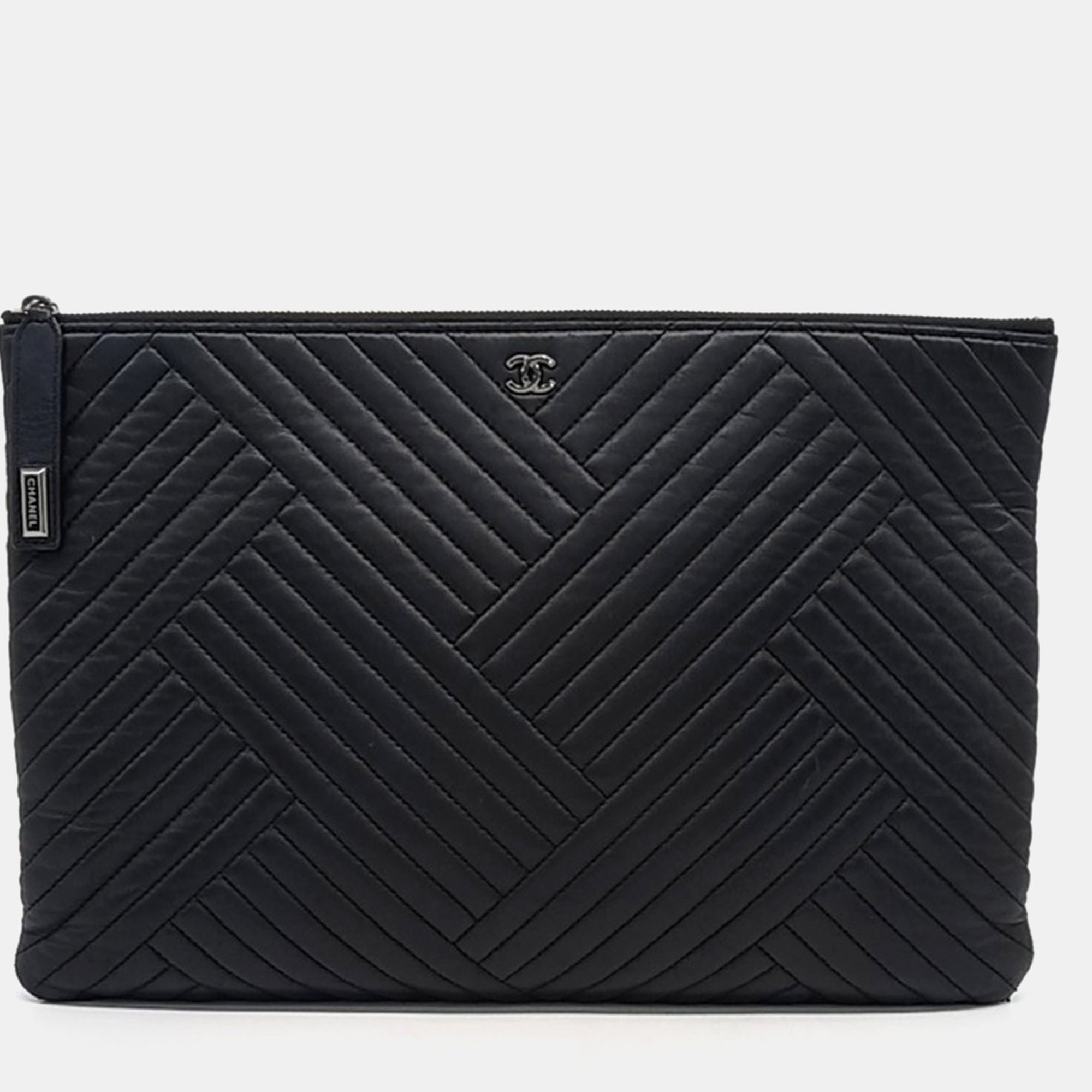 

Chanel Black Leather lambskin clutch