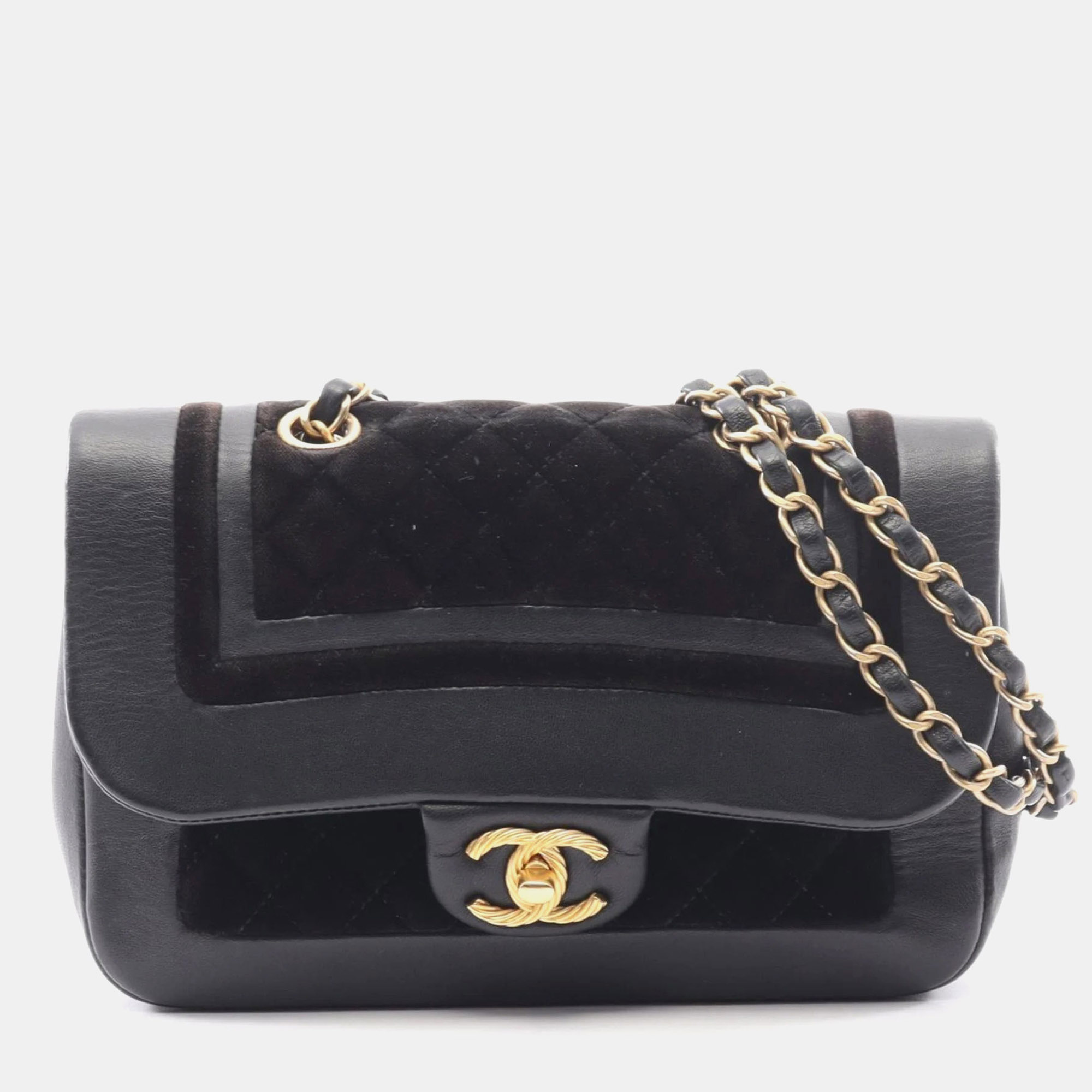 

Chanel Black Matelasse Lambskin Sheep Leather Velvet Shoulder Bag