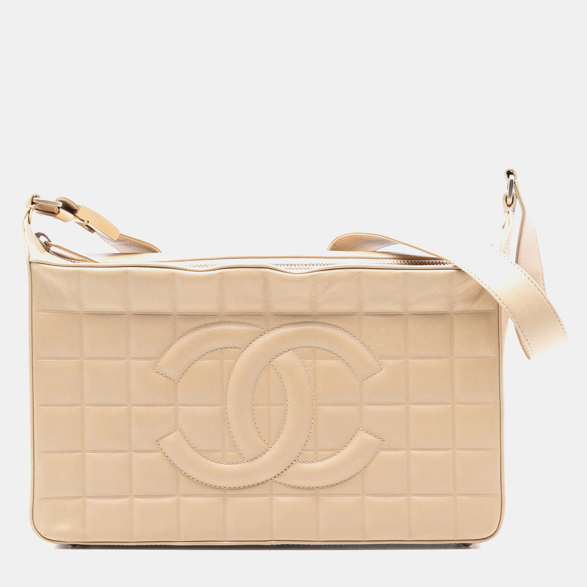 

Chanel Beige Medium Lambskin Chocolate Bar Shoulder Bag