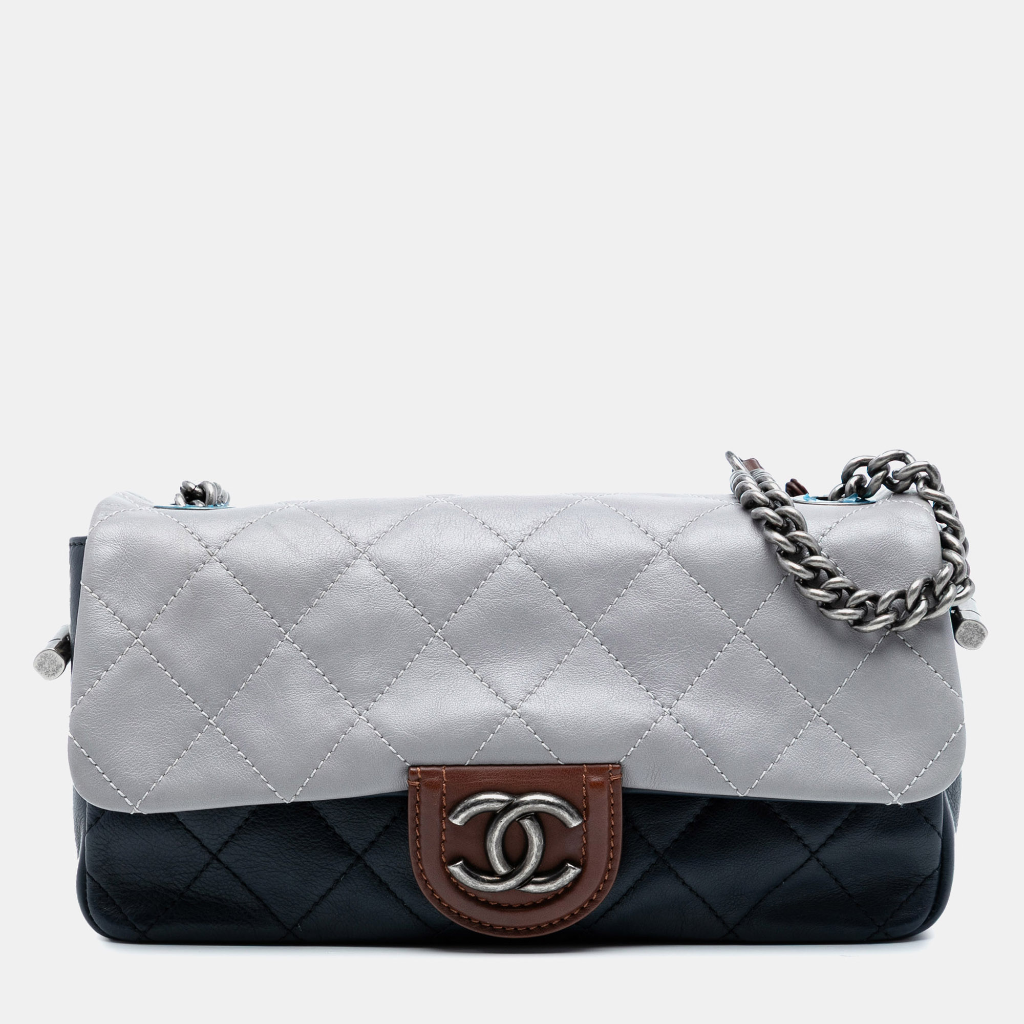 

Chanel Blue Medium Quilted Tricolor Lambskin Country Chic Flap