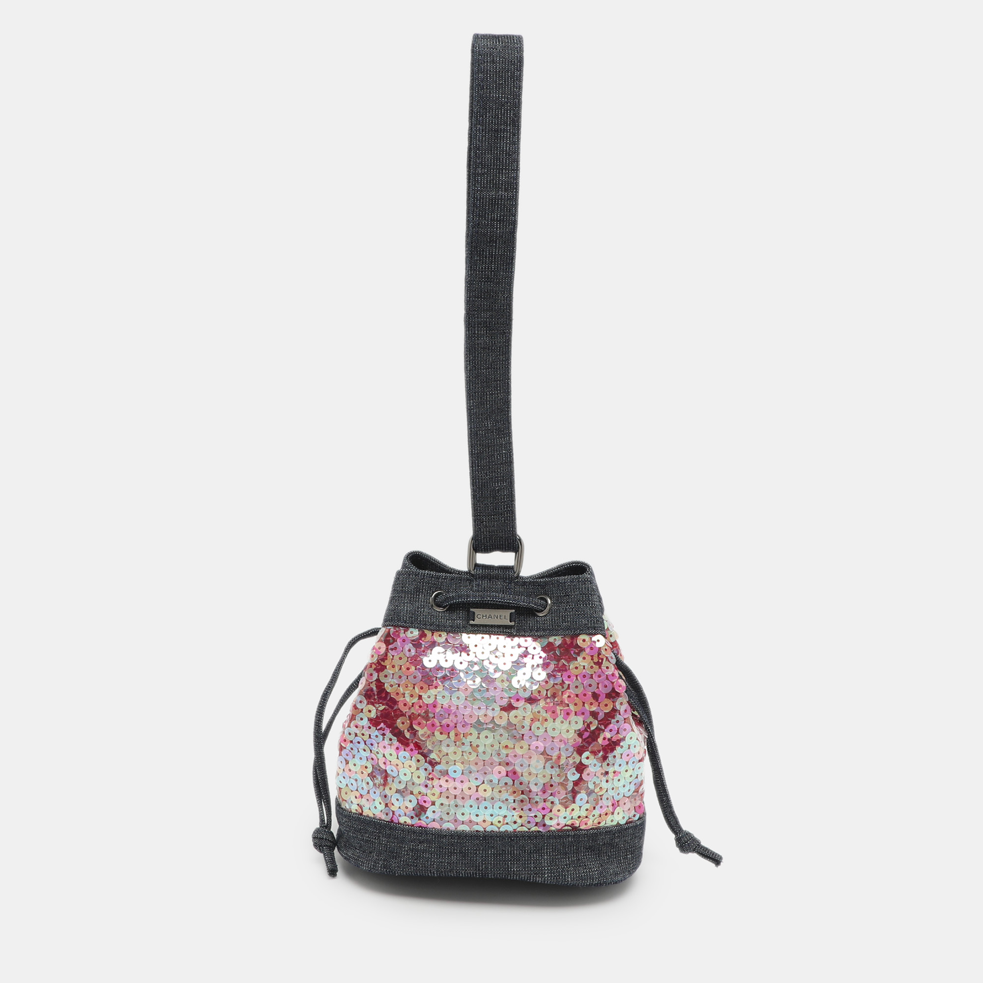 

Chanel Blue Multicolor Denim and Sequins Drawstring Bucket Bag