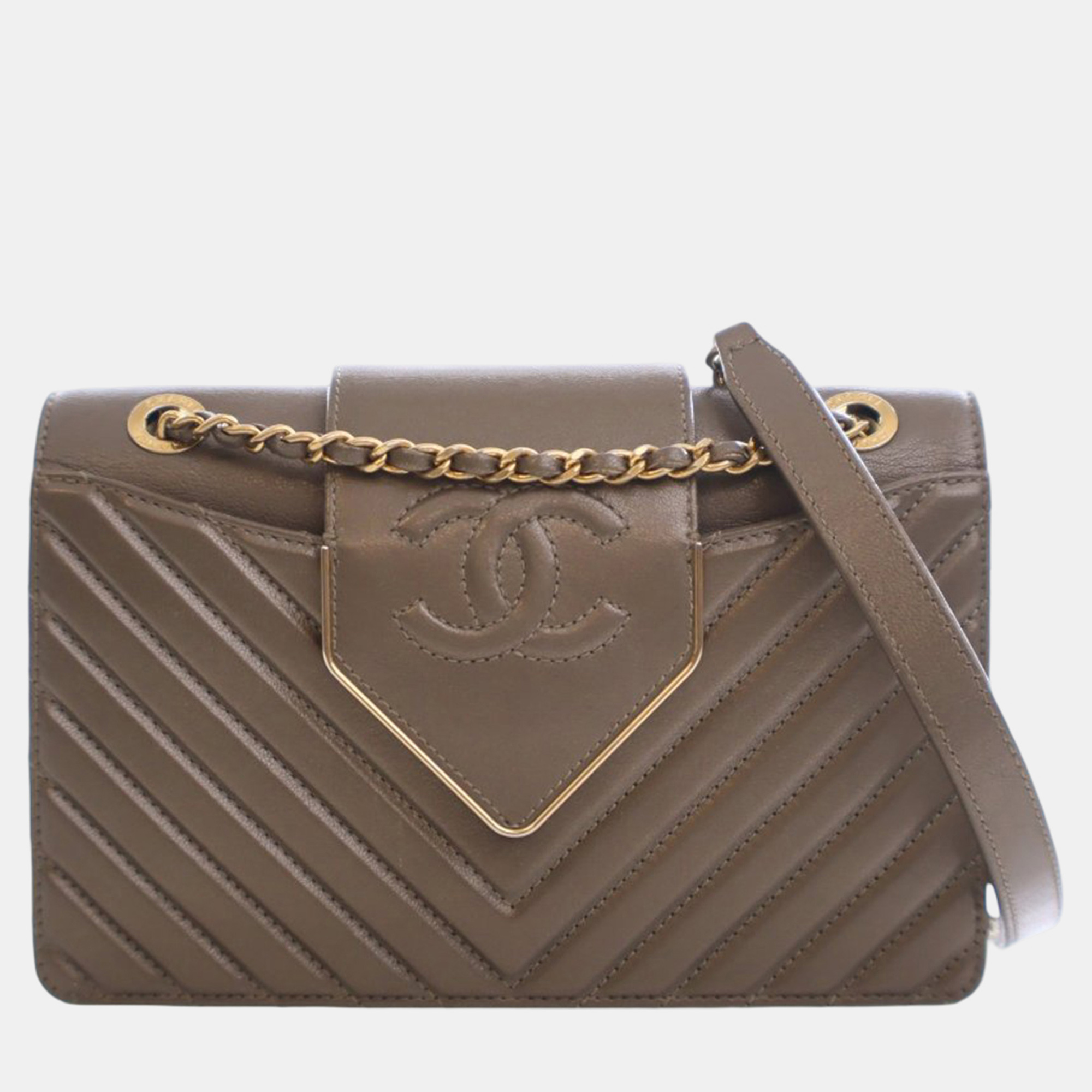 

Chanel Brown Mini Chevron Sheepskin Leather Collar and Tie Flap