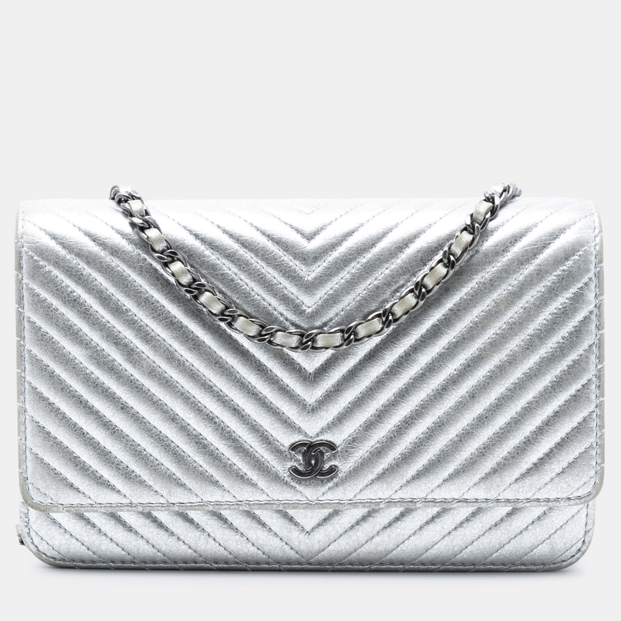 

Chanel Silver CC Chevron Metallic Lambskin Wallet On Chain