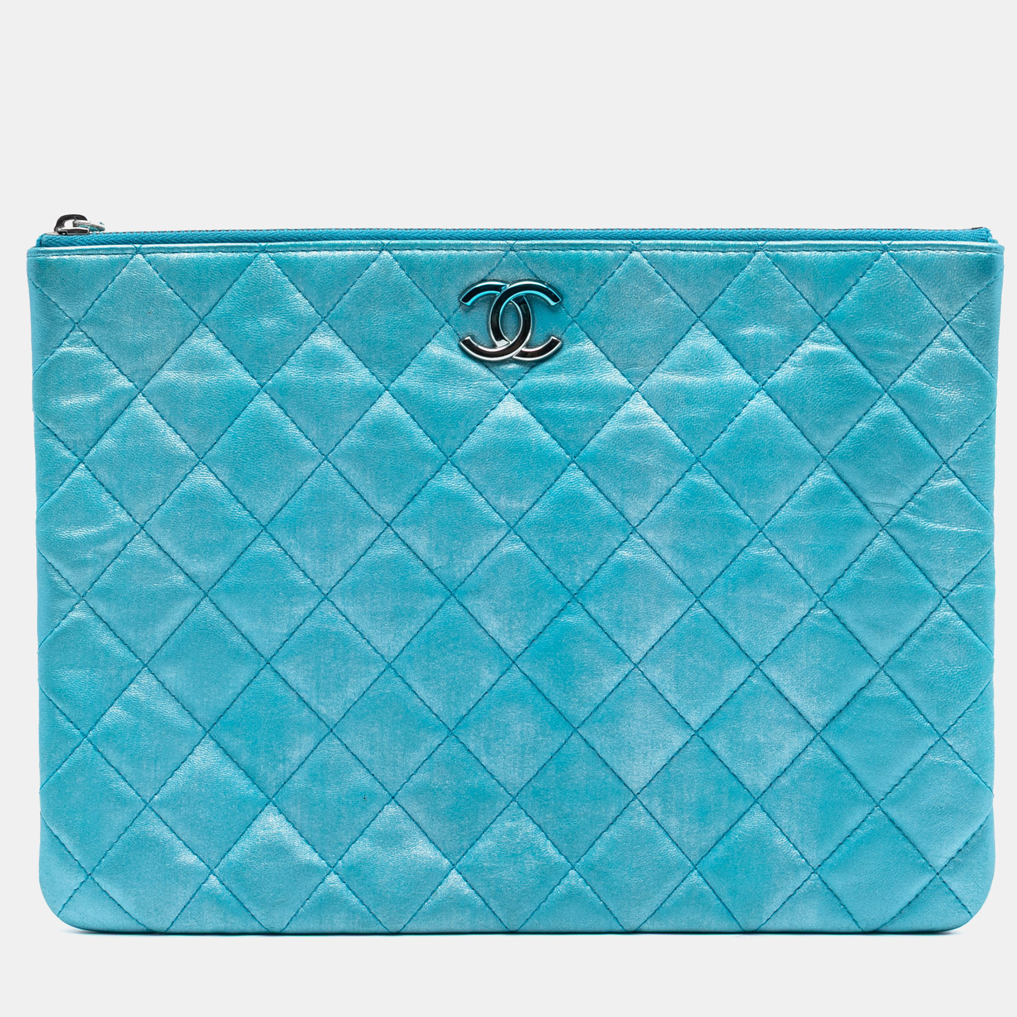 

Chanel Blue Medium Quilted Iridescent Lambskin O Case Clutch