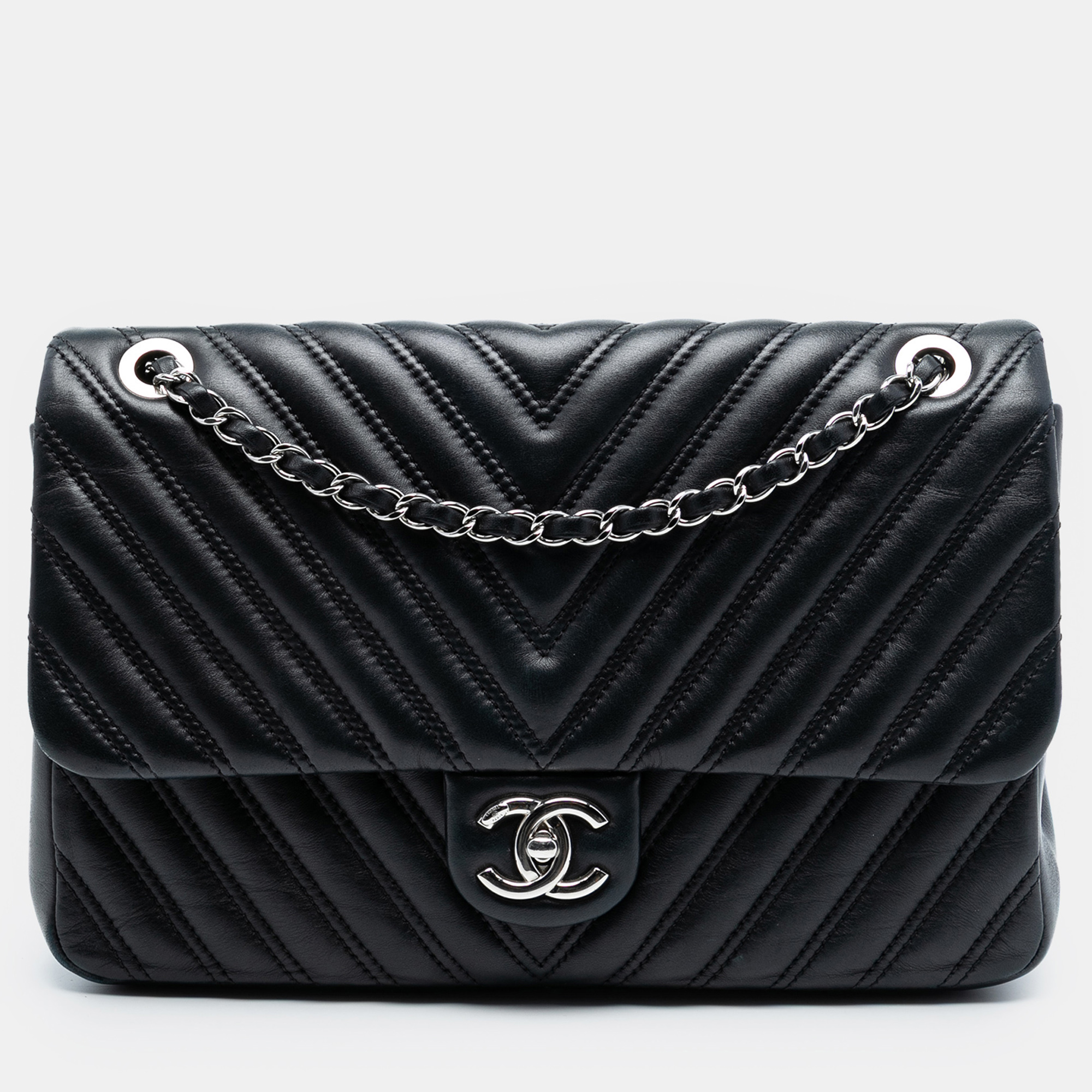 

Chanel Black Jumbo Classic Chevron Lambskin Double Stitch Single Flap
