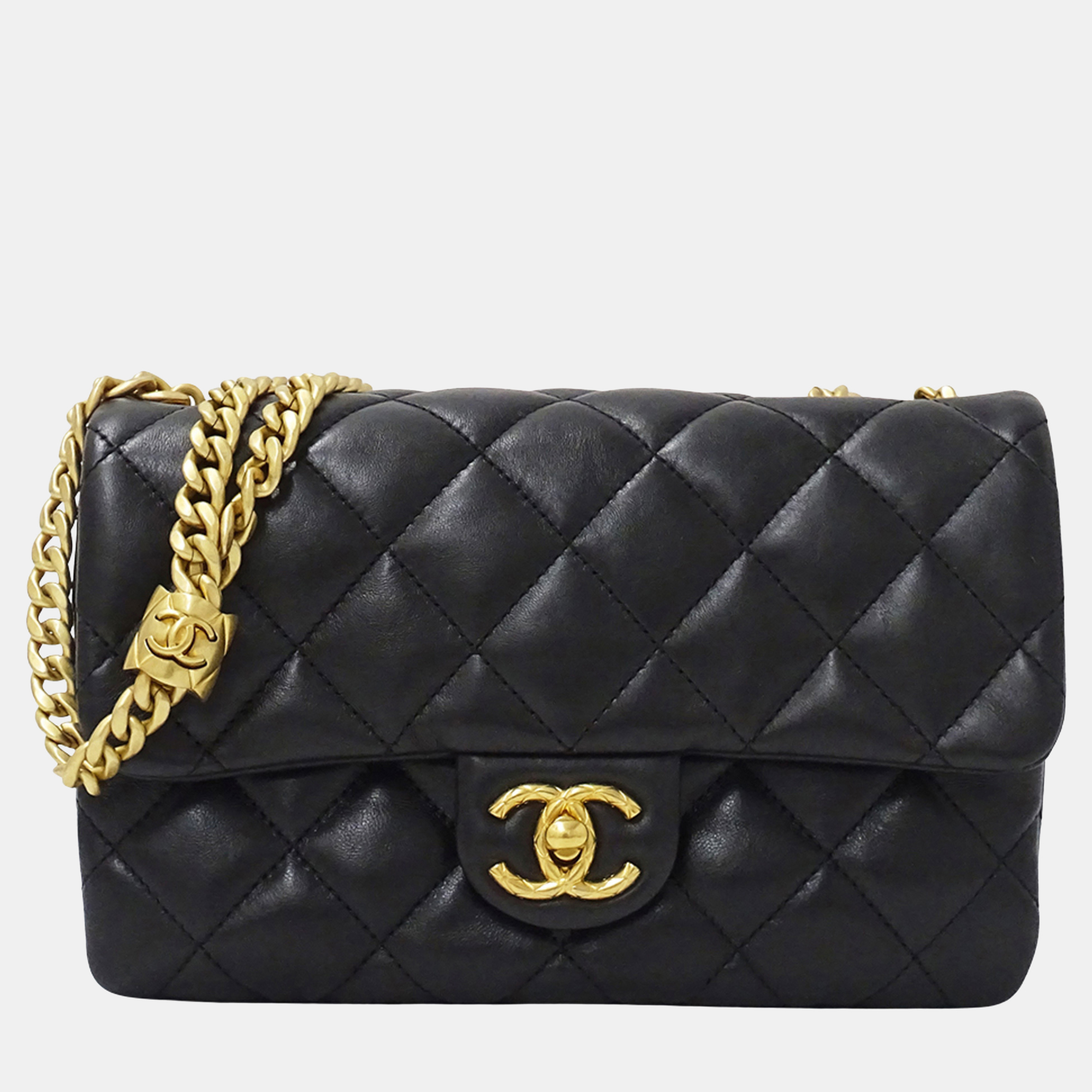 

Chanel Matelasse Women'S Shoulder Bag In Black Lambskin