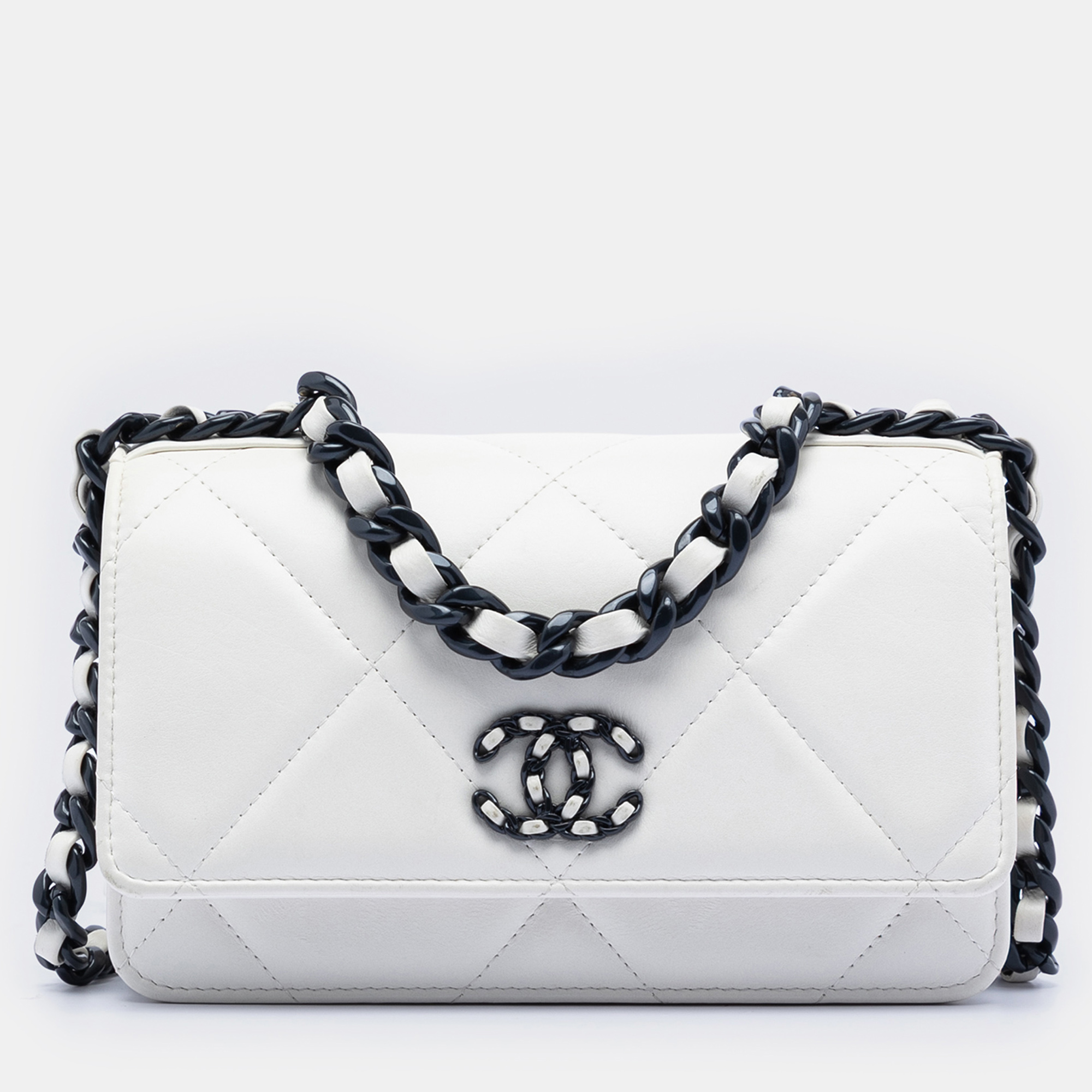 

Chanel White Quilted Lambskin 19 Wallet on Chain