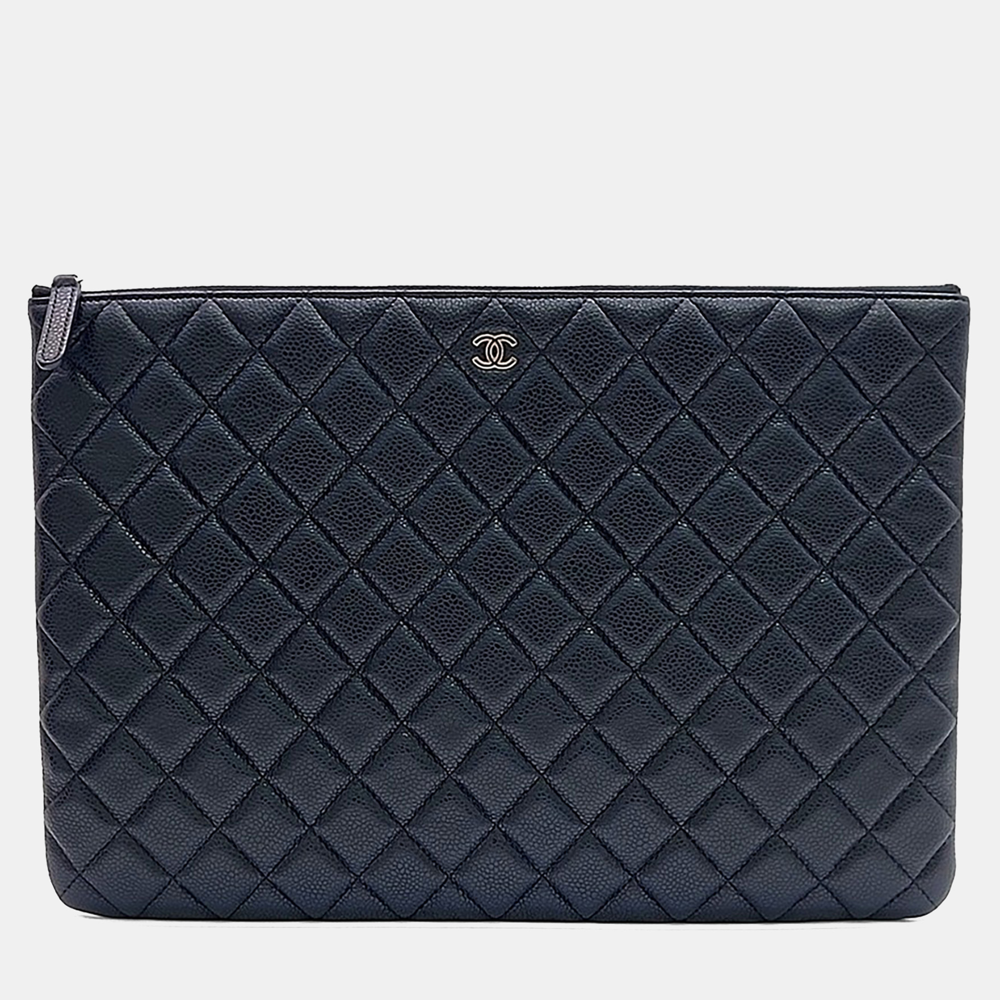 

Chanel Black Leather Caviar Clutch Large