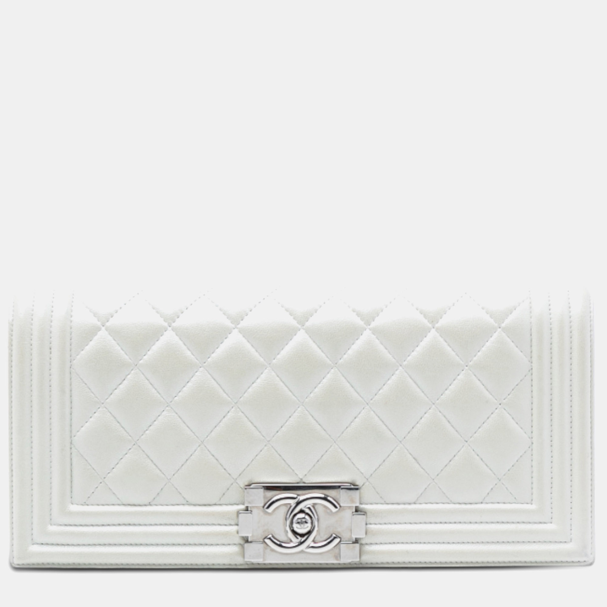 

Chanel White Quilted Lambskin Boy Flap Clutch