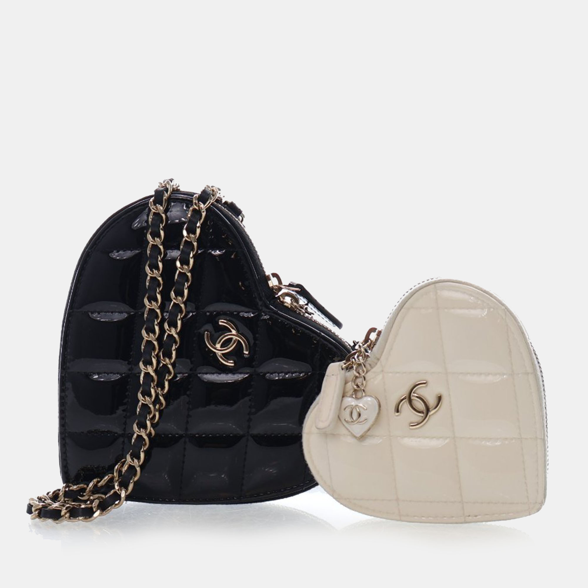 

Chanel Quilted Resin CC Heart Small Patent Leather Clutch With Chain, Black