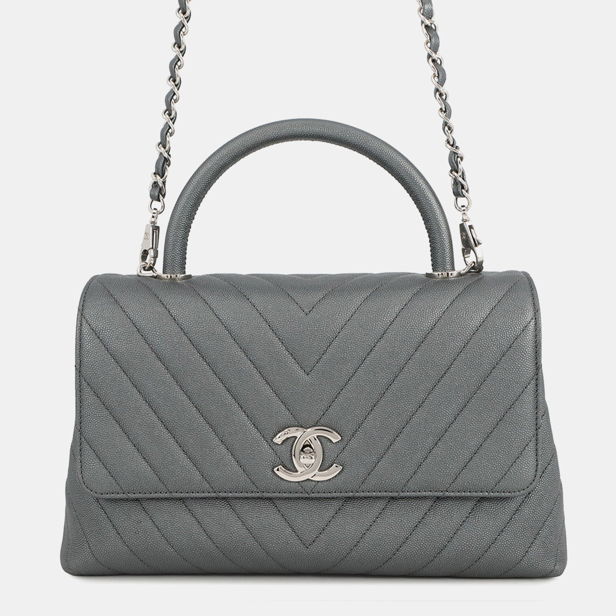 

Chanel Coco Handle Chevron Metalicgray Caviar Leather, Grey
