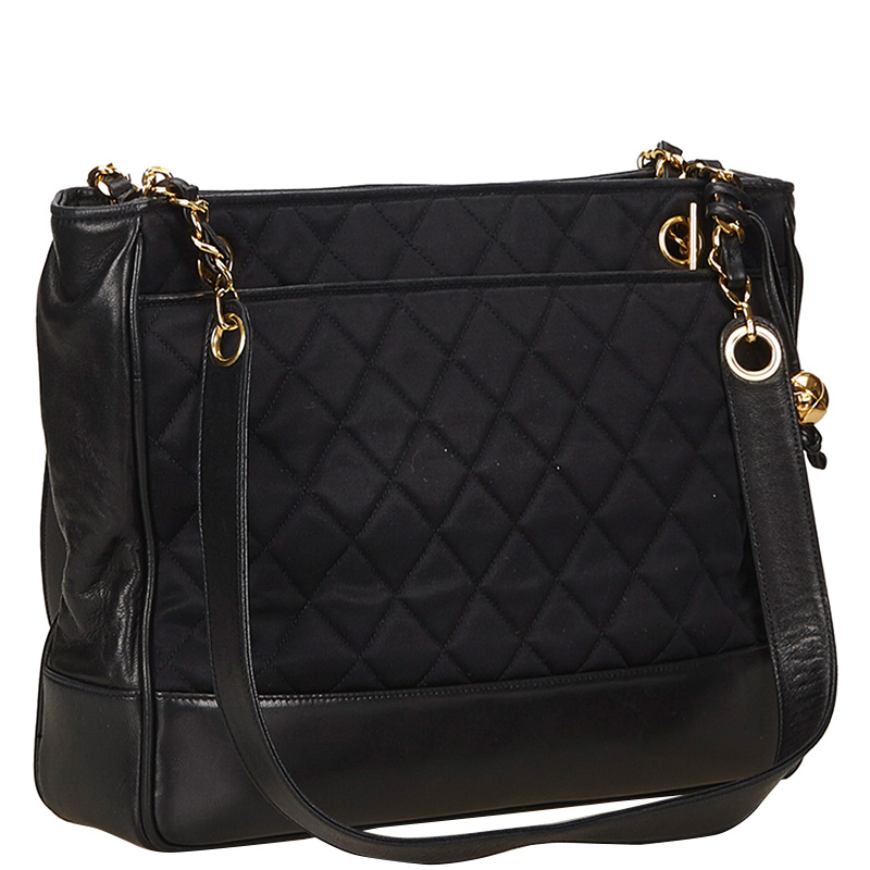 

Chanel Black Quilted Nylon/Leather Shoulder Bag