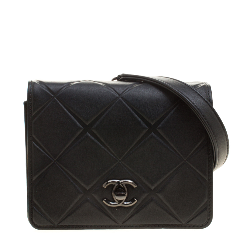 مملوكة مسبقًا حقيبة شانيل قلاب ميني بروبلر جلد سوداء
