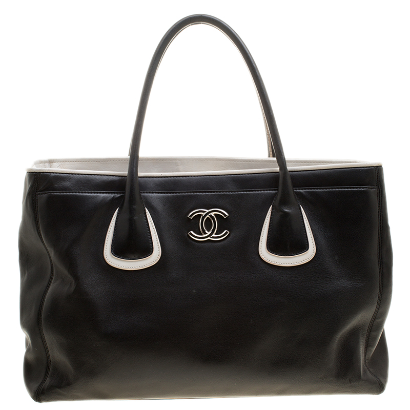 Pre Owned Chanel Black/White Leather Executive Cerf Tote 