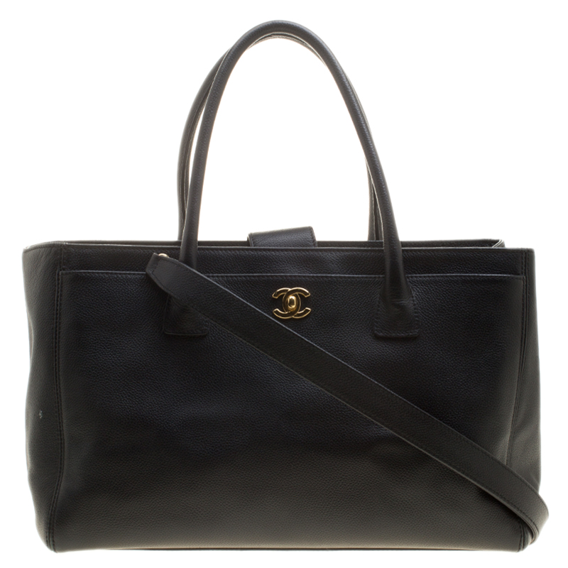 مملوكة مسبقًا Chanel Black Leather Cerf Tote