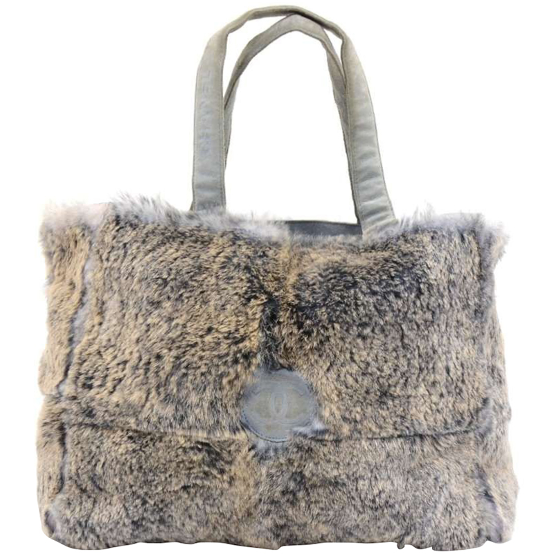 مملوكة مسبقًا حقيبة يد شانيل فينتدج سويدي/ فرو لابين رمادية