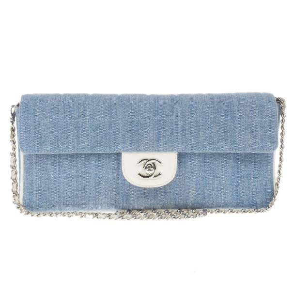 مملوكة مسبقًا Chanel Blue Denim Chocolate Bar Medium East-West Bag