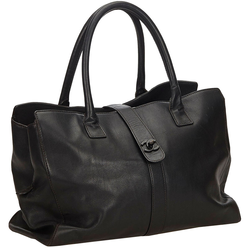 

Chanel Black Leather Vintage Bag