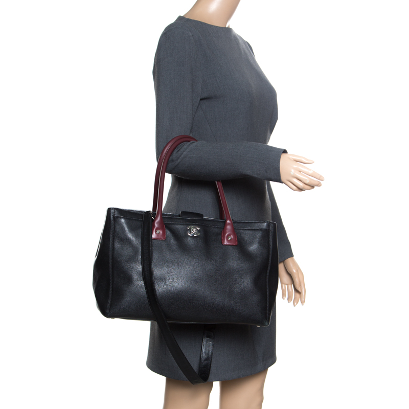 

Chanel Black/Maroon Leather Top Handle Bag