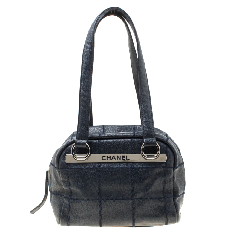 مملوكة مسبقًا حقيبة شانيل ايست ويست بولر جلد كافيار مبطنة خياطة عريضة زرقاء