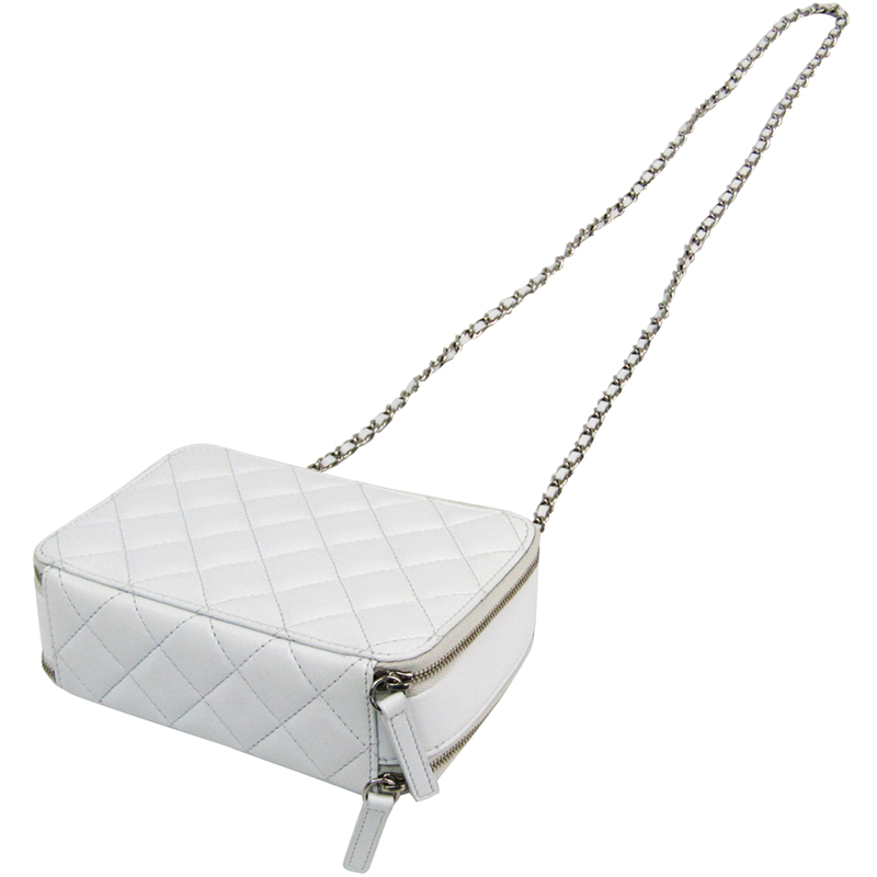 

Chanel White Quilted Leather Shoulder Bag