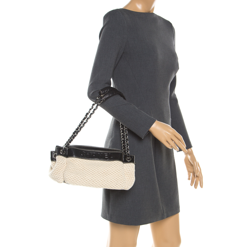

Chanel Cream/Black Woven Fabric and Leather LAX Accordion Satchel