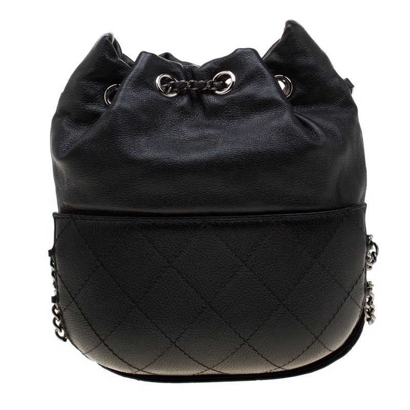 Chanel White/Black Quilted Leather Gabrielle Bucket Bag at 1stDibs  chanel  gabrielle bucket bag, chanel white bucket bag, chanel gabrielle bucket