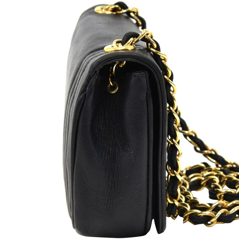 

Chanel Black Leather CC Vintage Shoulder Bag