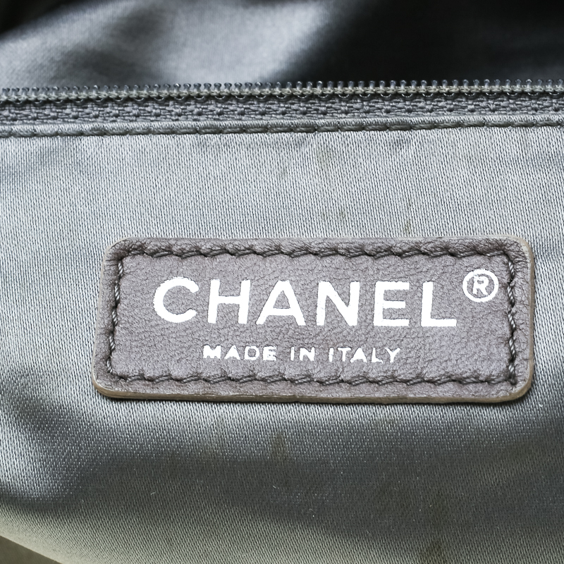 Chanel HOBO Black Leather ref.955981 - Joli Closet