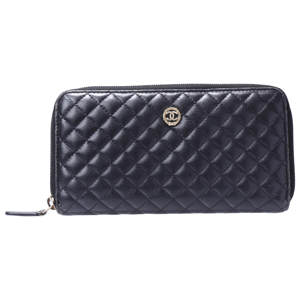 مملوكة مسبقًا Chanel Black Quilted Leather Zip Around Long Wallet