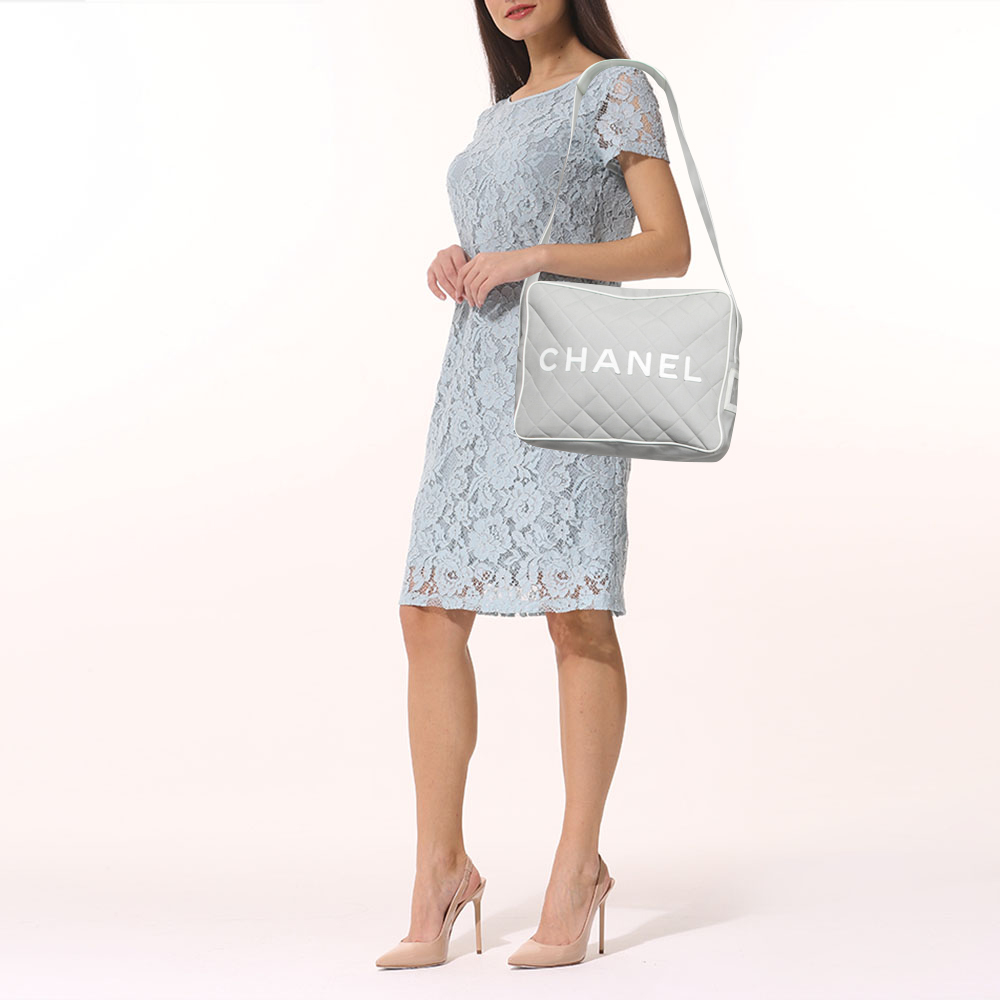 

Chanel Light Grey/White Quilted Canvas and Leather Messenger Bag