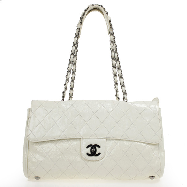 مملوكة مسبقًا Chanel White Quilted Crackled Patent Leather The Ritz Shoulder Bag
