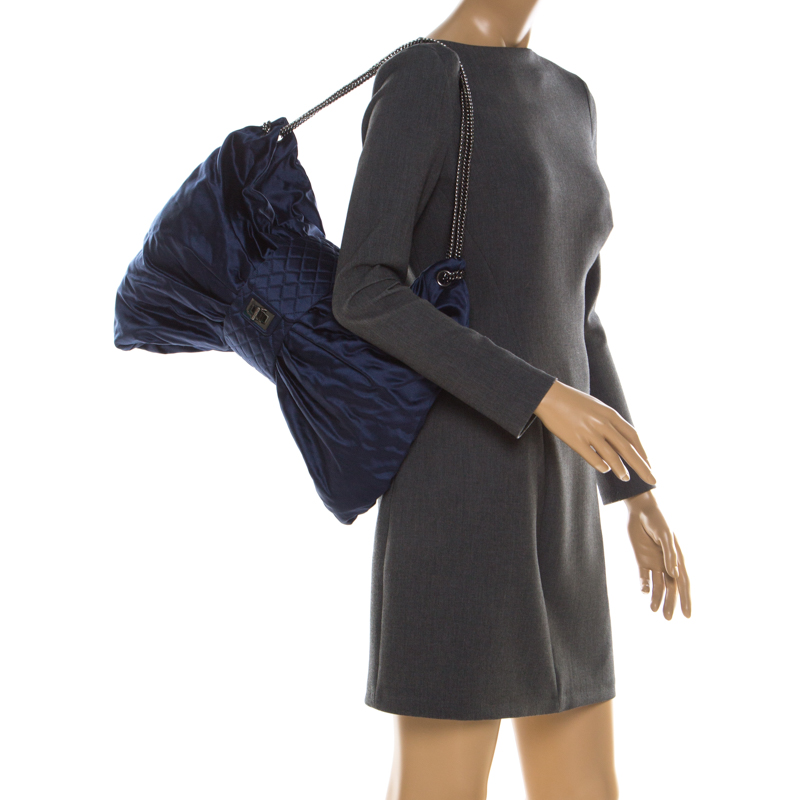 

Chanel Navy Blue Satin Bow Chain Bag