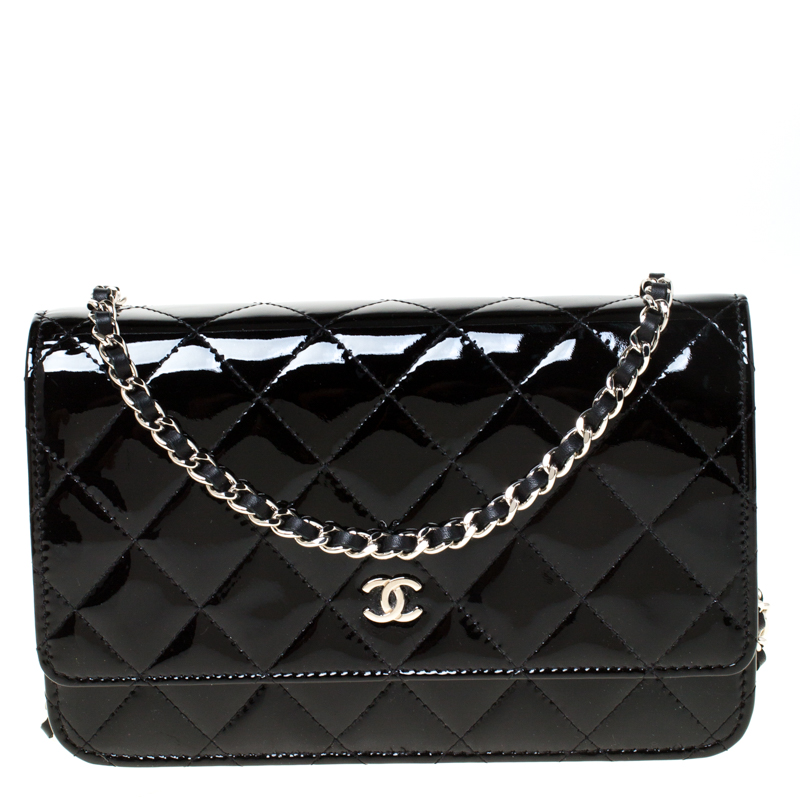 مملوكة مسبقًا Chanel Black Quilted Patent Leather WOC Wallet