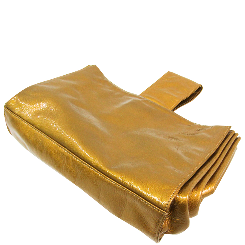 

Chanel Gold Patent Leather 2.55 Clutch Bag