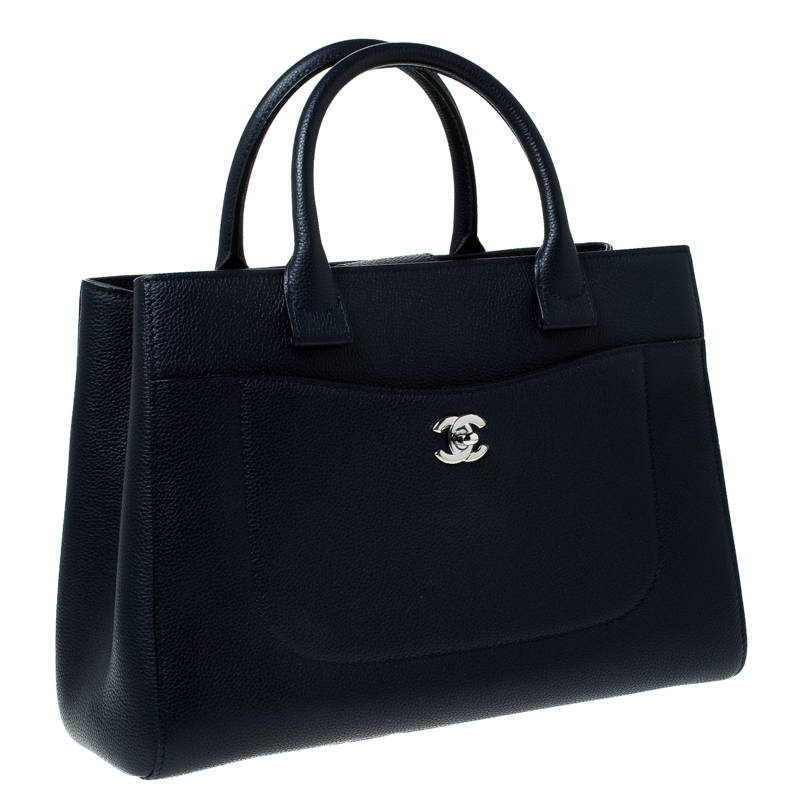 Bag Review Nº3: Chanel Executive/Cerf tote